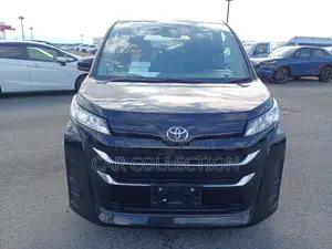 Toyota Noah X 2022