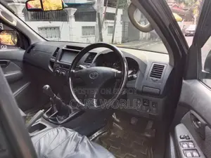টয়োটা হিলাক্স ডাবল কেবিন পিকআপ ২০১৪