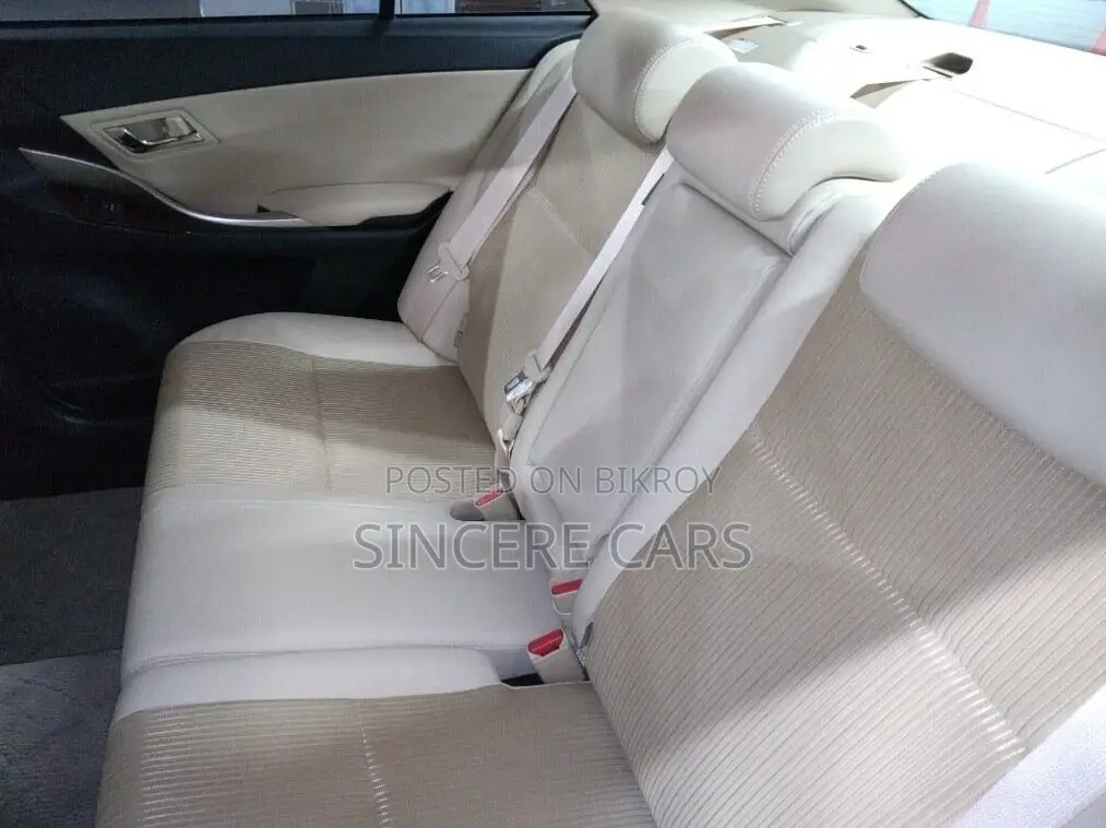 Toyota Premio F Ex 4508km 2021