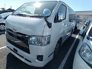 Toyota Hiace SUPER GL 2023