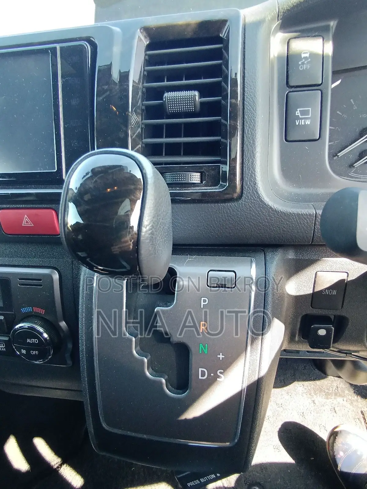 Toyota Hiace SUPER GL 2023