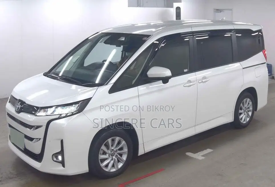 Toyota Noah G HYB 2 PWR DOOR 2022