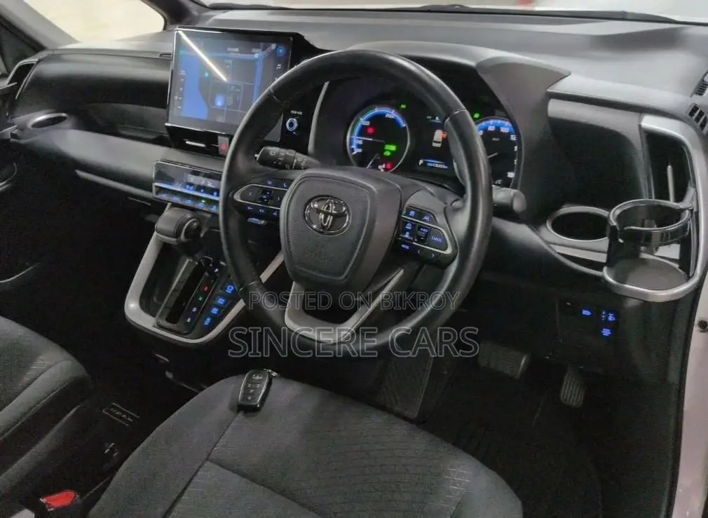 Toyota Noah G HYB 2 PWR DOOR 2022