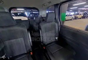 Toyota Noah G HYB 2 PWR DOOR 2022