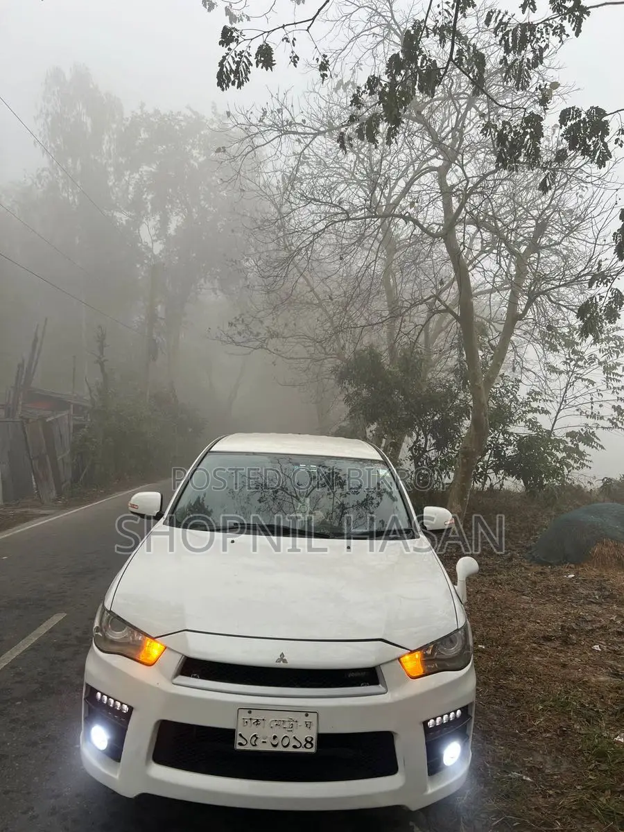 Mitsubishi Outlandar 2012