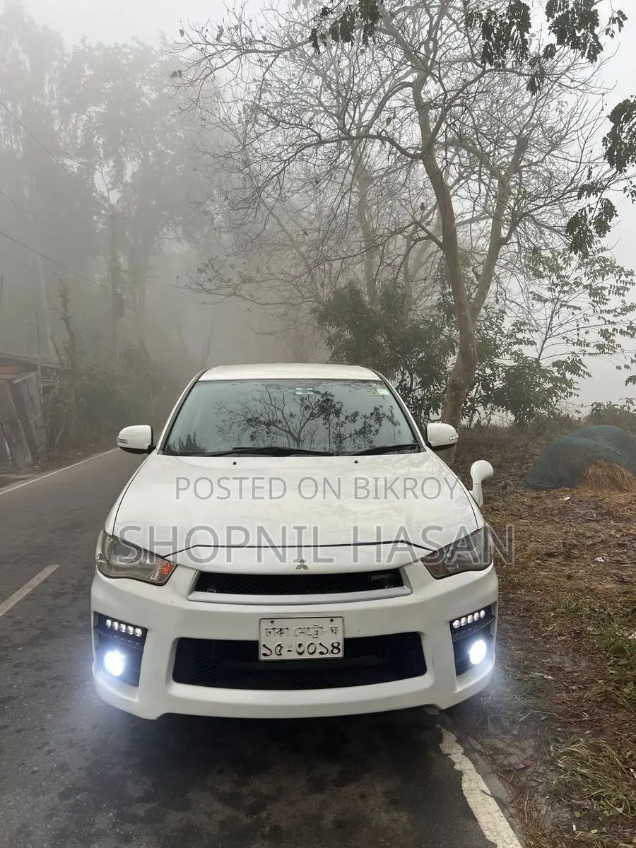 Mitsubishi Outlandar 2012
