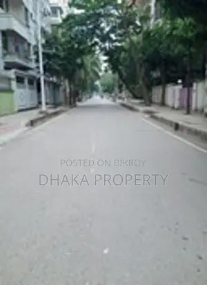7.75 Katha East-Facing Plot Near Avenue, Sector-7