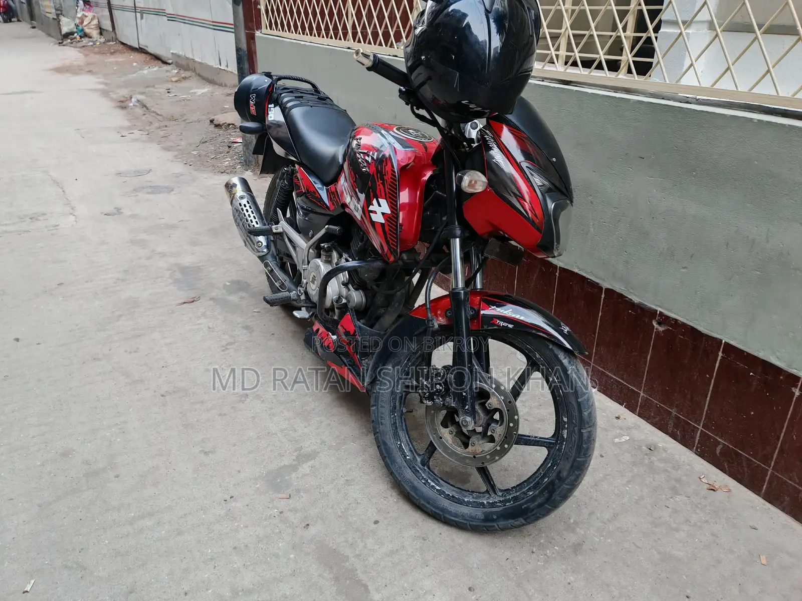 বাজাজ পালসার ১৫০ ২০১২ লাল