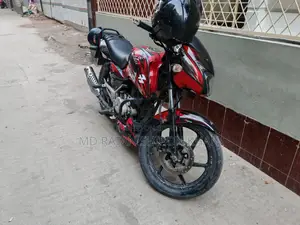 বাজাজ পালসার ১৫০ ২০১২ লাল