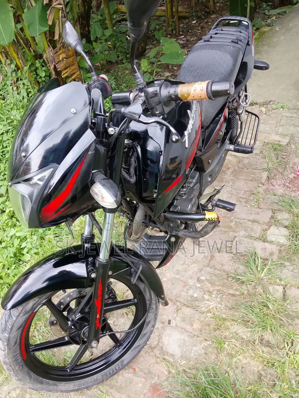 Bajaj Pulsar 150 . 2020