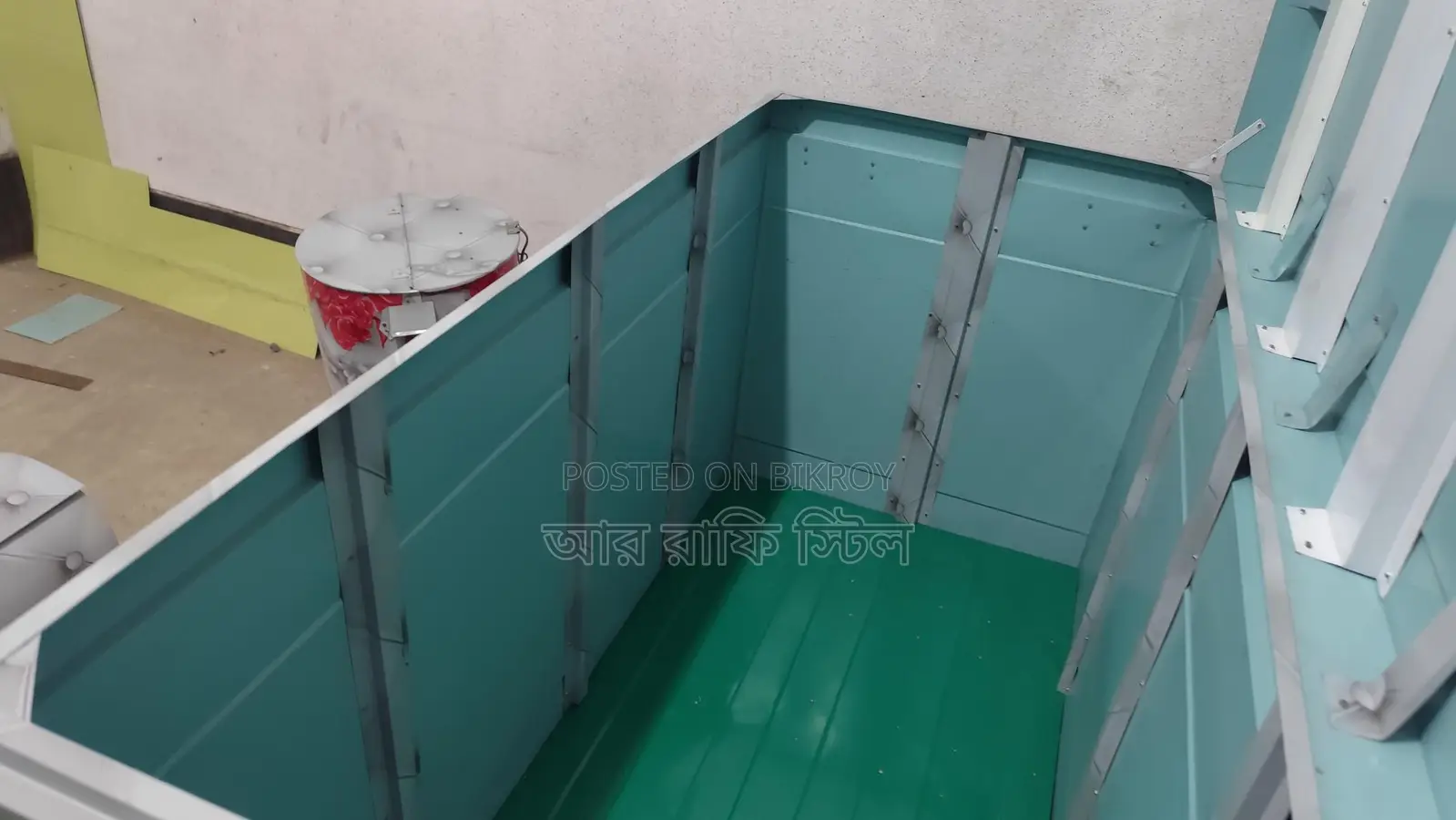 চমৎকার ডিজাইনের মজবুত স্টিলের নতুন সাববক্স (ট্রাঙ্ক) বিক্রি হবে