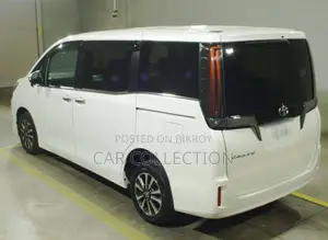 Toyota Esquire 2020