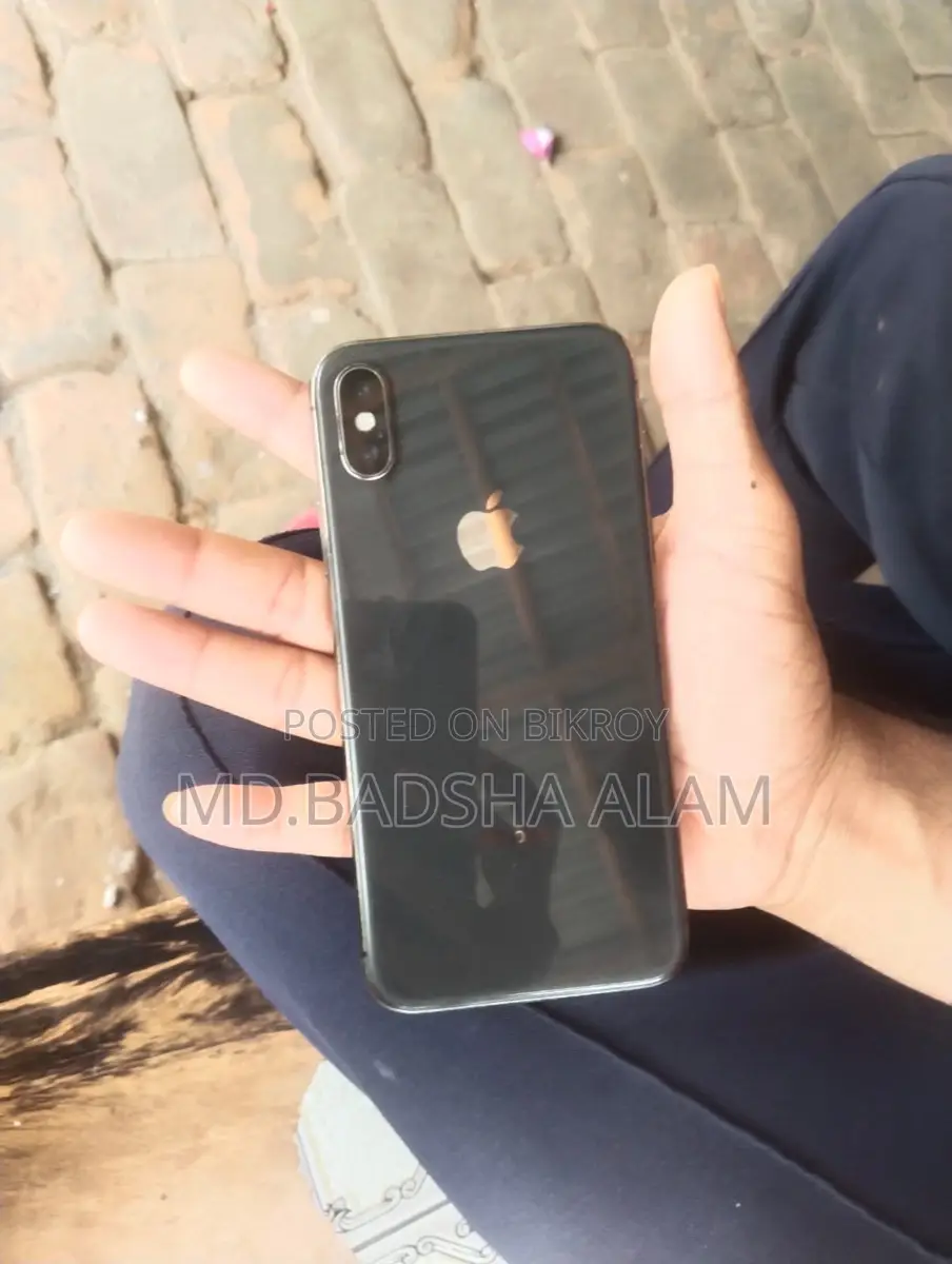 Apple iPhone X (Used)