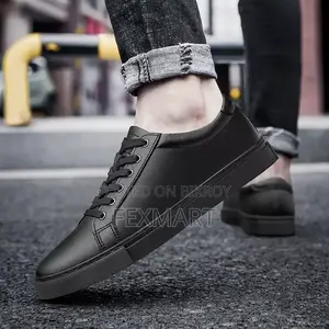 Dark Black Sneakers (Fb)