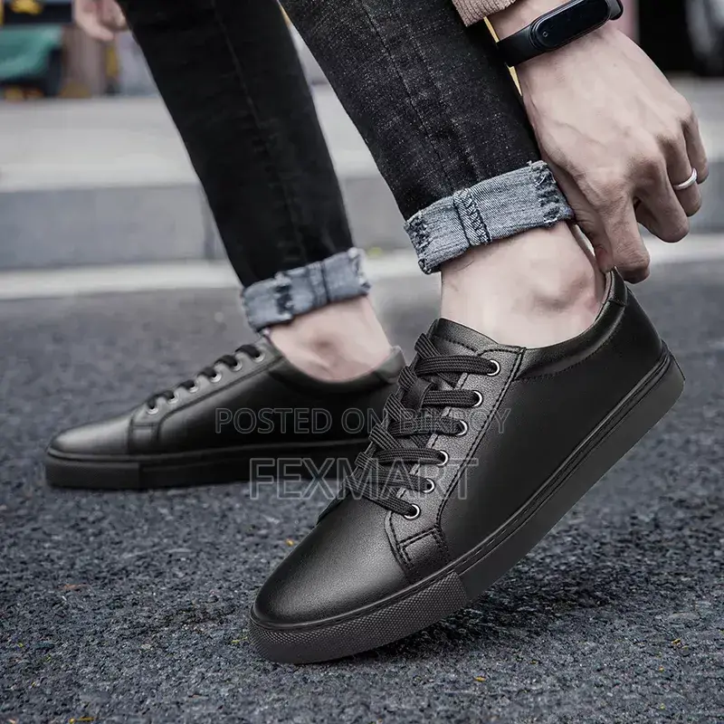 Dark Black Sneakers (Fb)