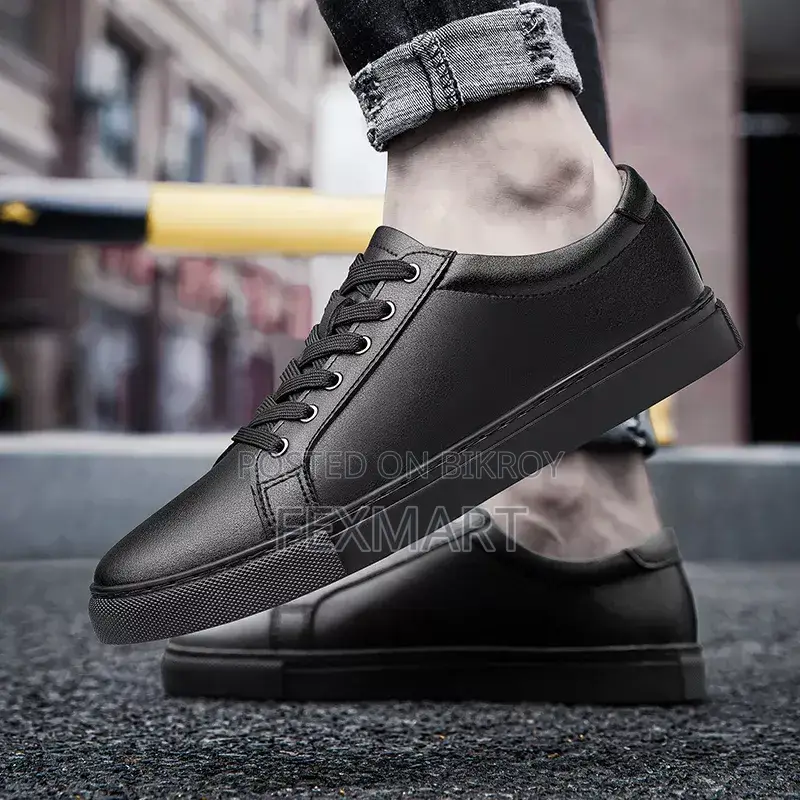 Dark Black Sneakers (Fb)