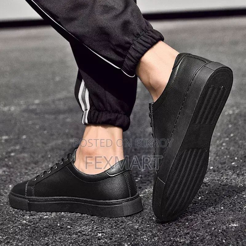 Dark Black Sneakers (Fb)