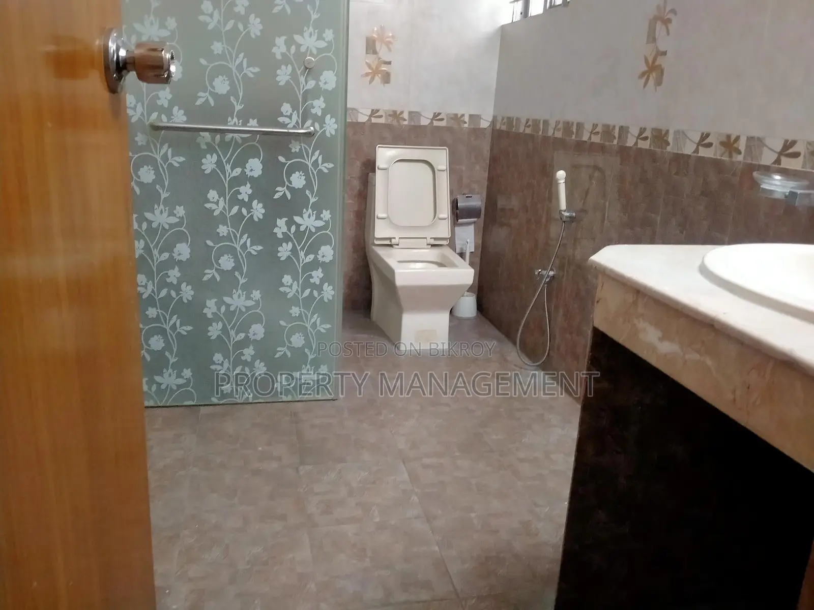 2250 sft full furnished apartment rent in banani