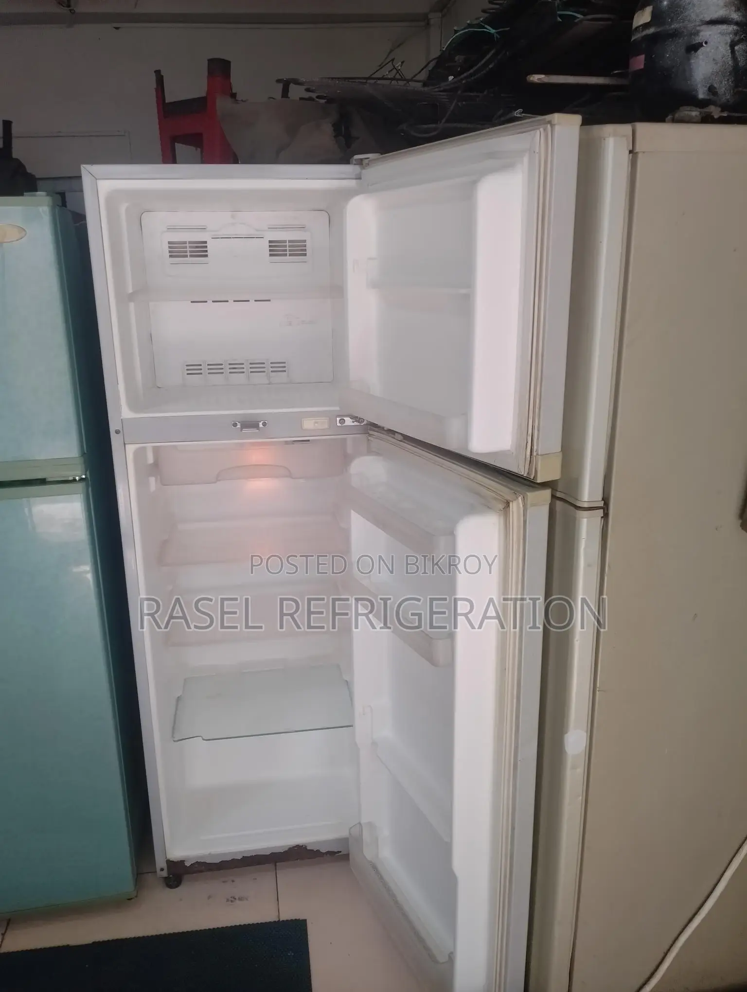 Refrigerator for sale due to urgent need for money.