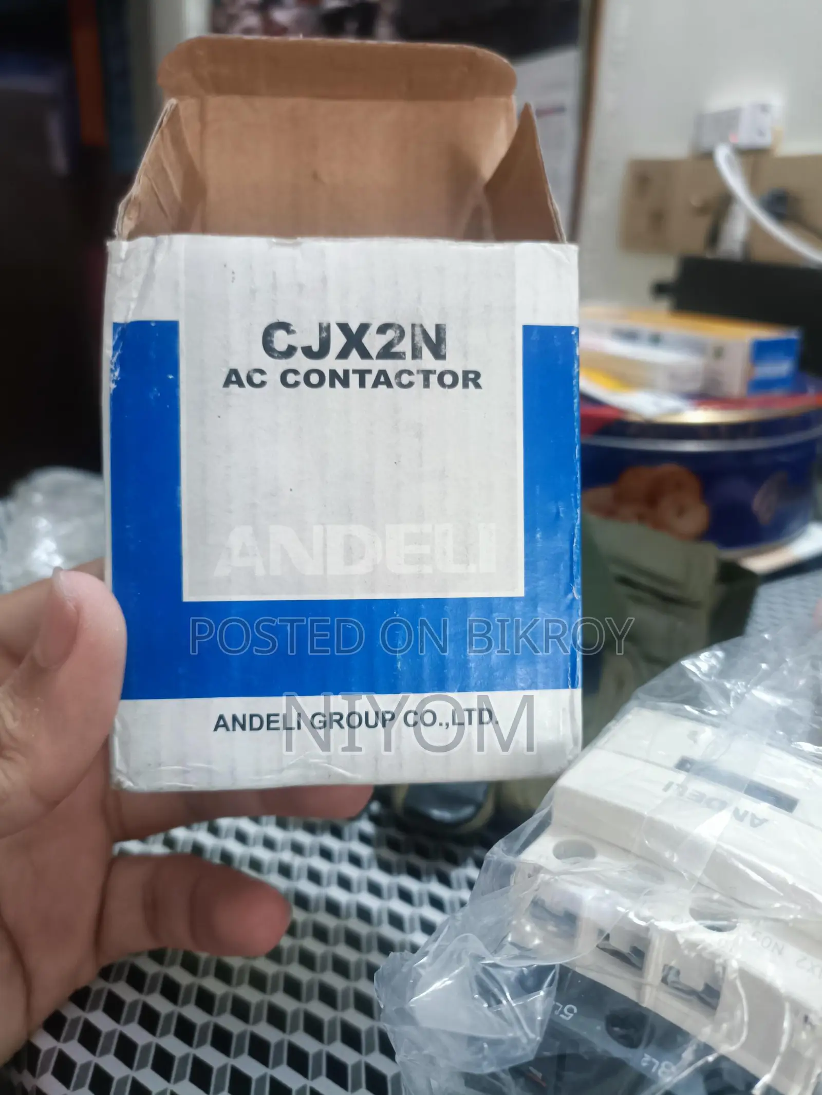 AC CONTACTOR.