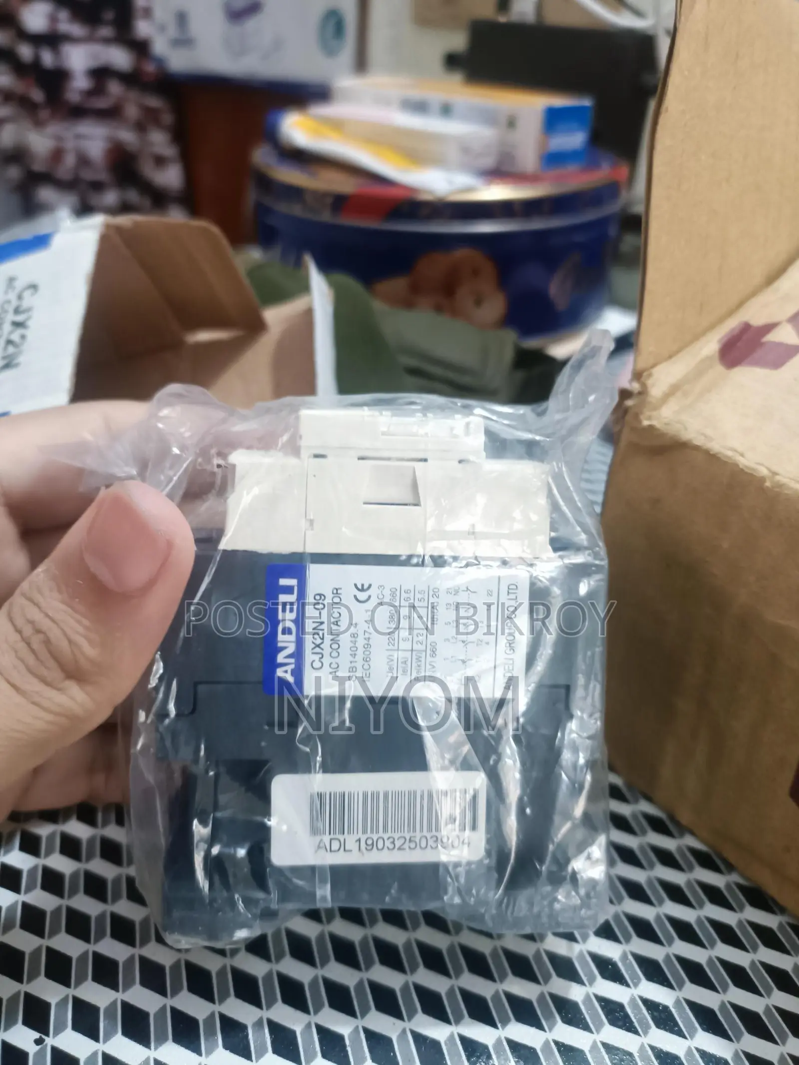 AC CONTACTOR.
