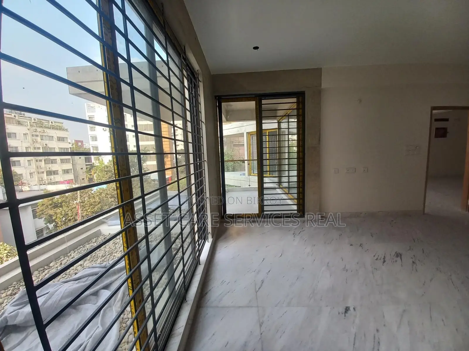 4250 Sqf Brand New Flat Sale @ Baridhara Diplomatic Zone.