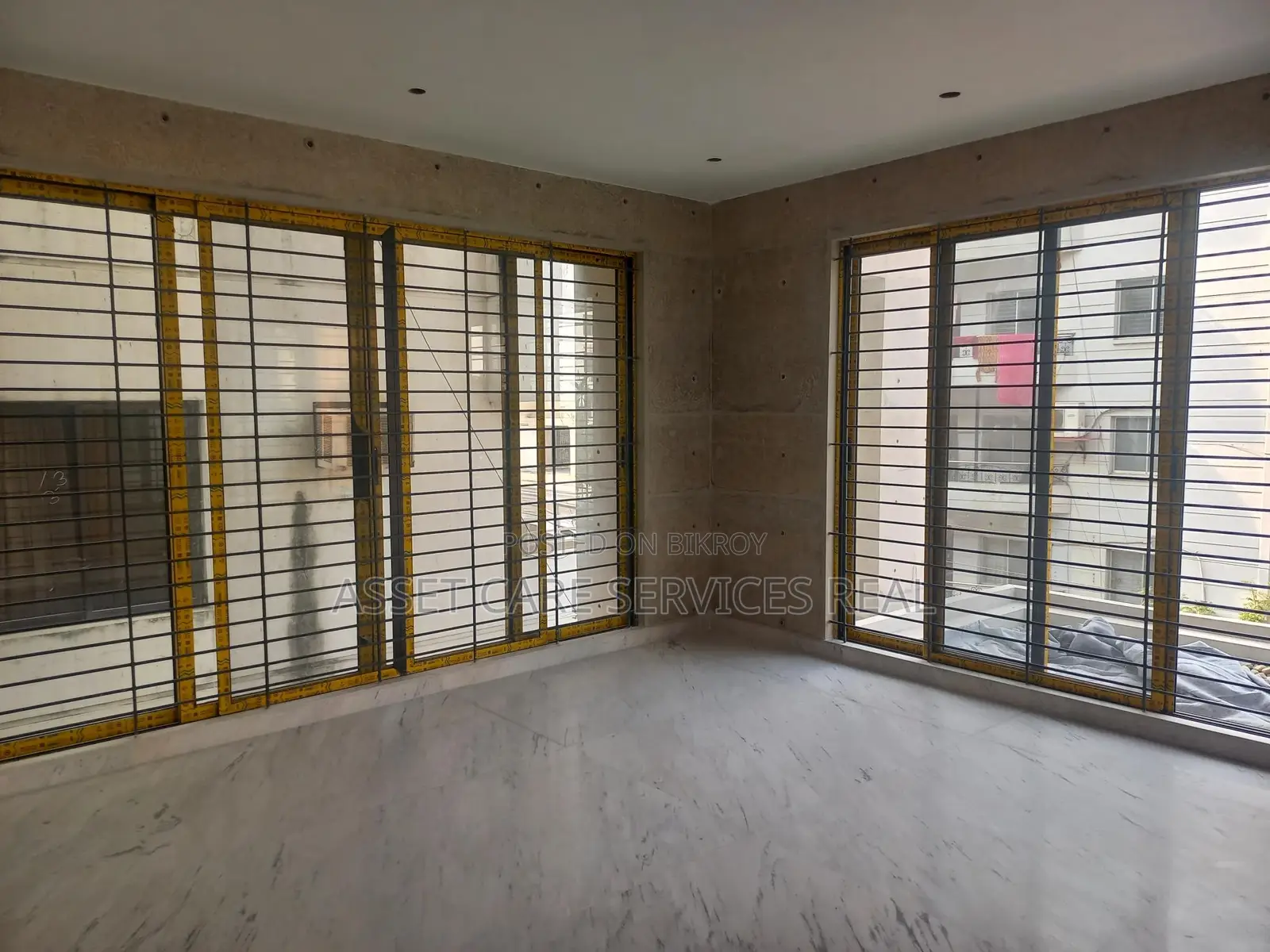 4250 Sqf Brand New Flat Sale @ Baridhara Diplomatic Zone.