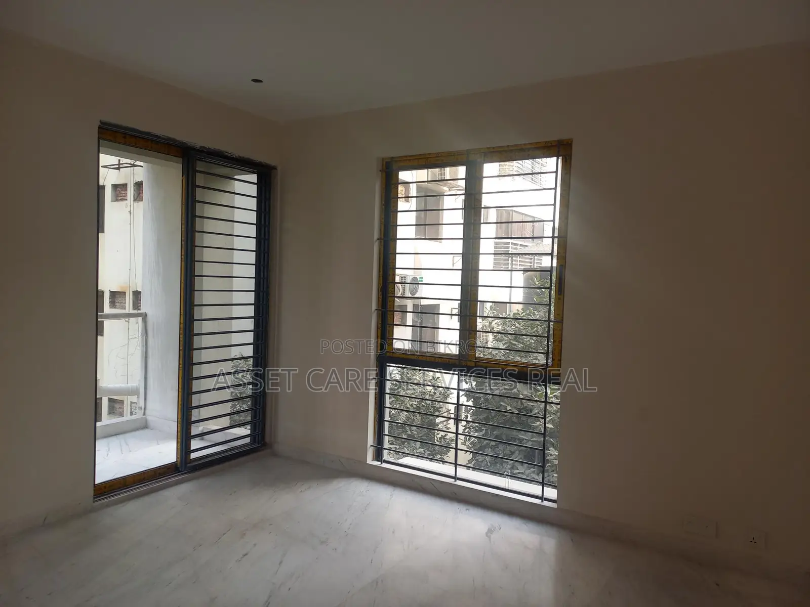 4250 Sqf Brand New Flat Sale @ Baridhara Diplomatic Zone.