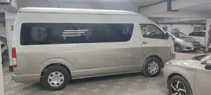 Grand Cabin Hiace For Rent
