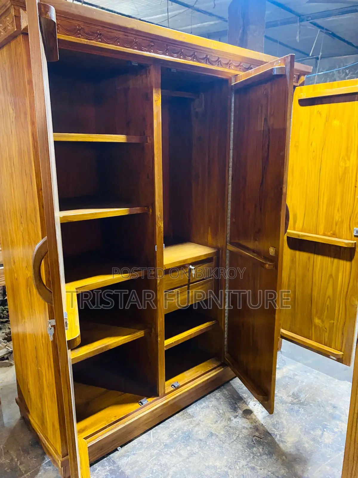 3 Door Wooden Almirah