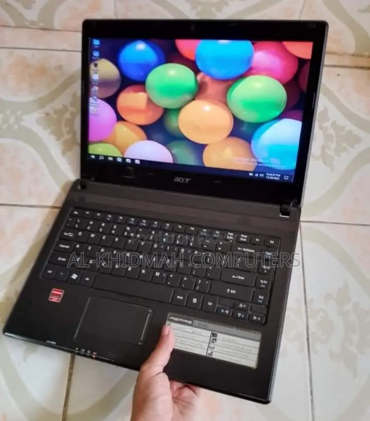Acer Core i3 Laptop, 4GB RAM, 320GB Hard Disk.