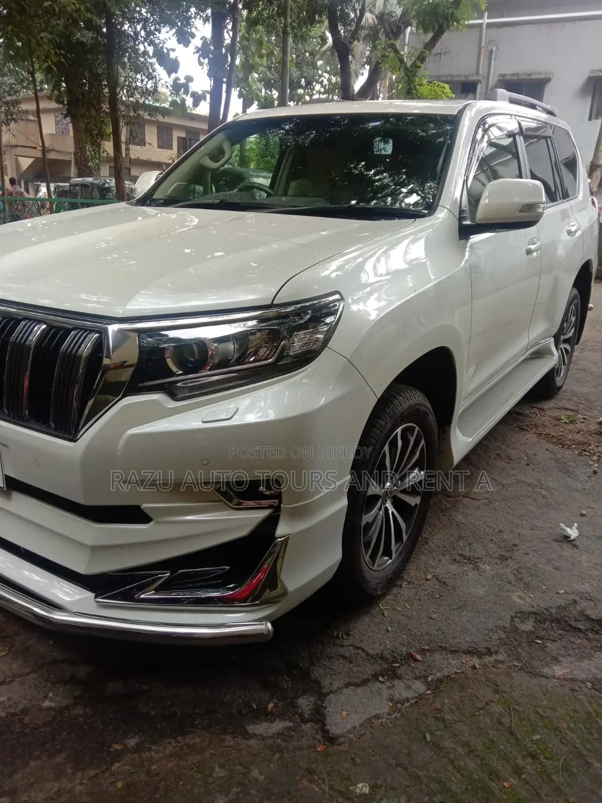 Land Cruiser Prado For Rent