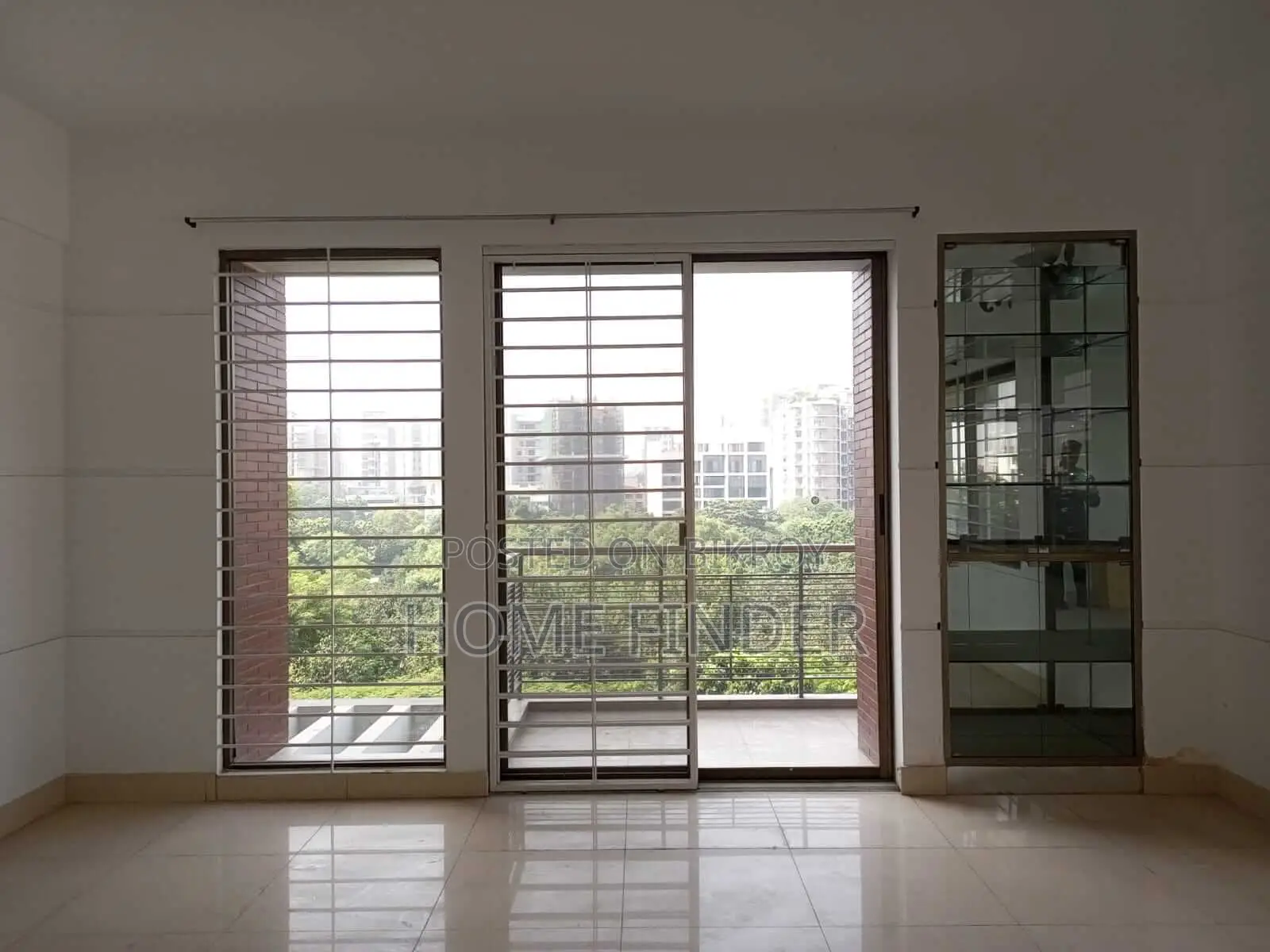 4BHK 3000 SQFT Excellent Apt: For Rent @ GULSHAN(2)
