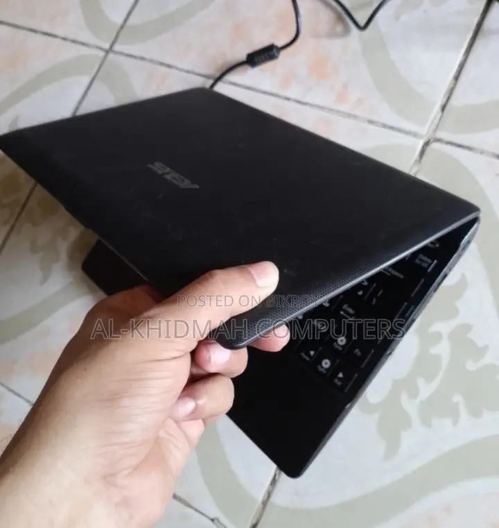 Asus Mini Laptop, 500GB Hard Disk