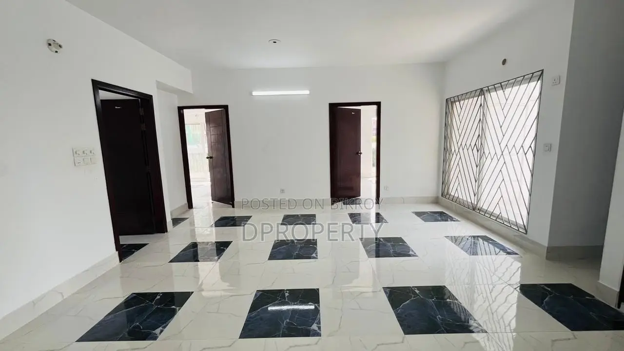 ২১০০ বর্গফুটের বিলাসবহুল ব্র্যান্ড নিউ দক্ষিণমুখী অ্যাপার্টমেন্ট ৫ম তলায় ভাড়ার জন্য