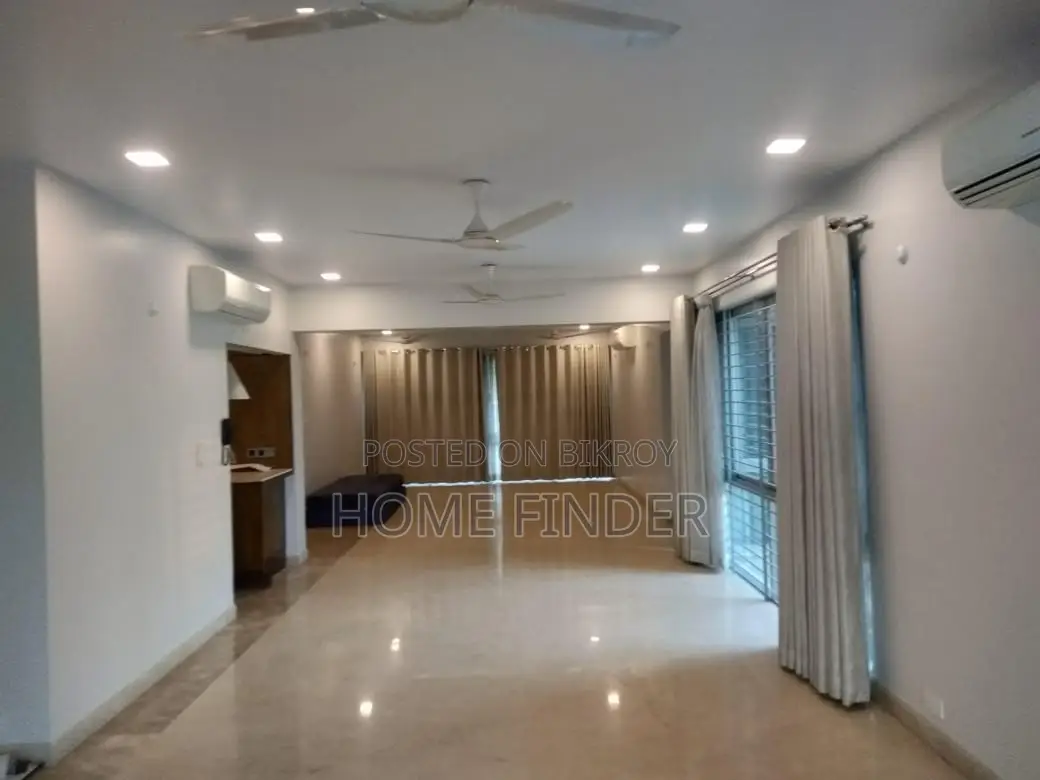 গুলশান ২-এ চমৎকার সেমি-ফার্নিশড রেডি অ্যাপার্টমেন্ট ভাড়া হবে