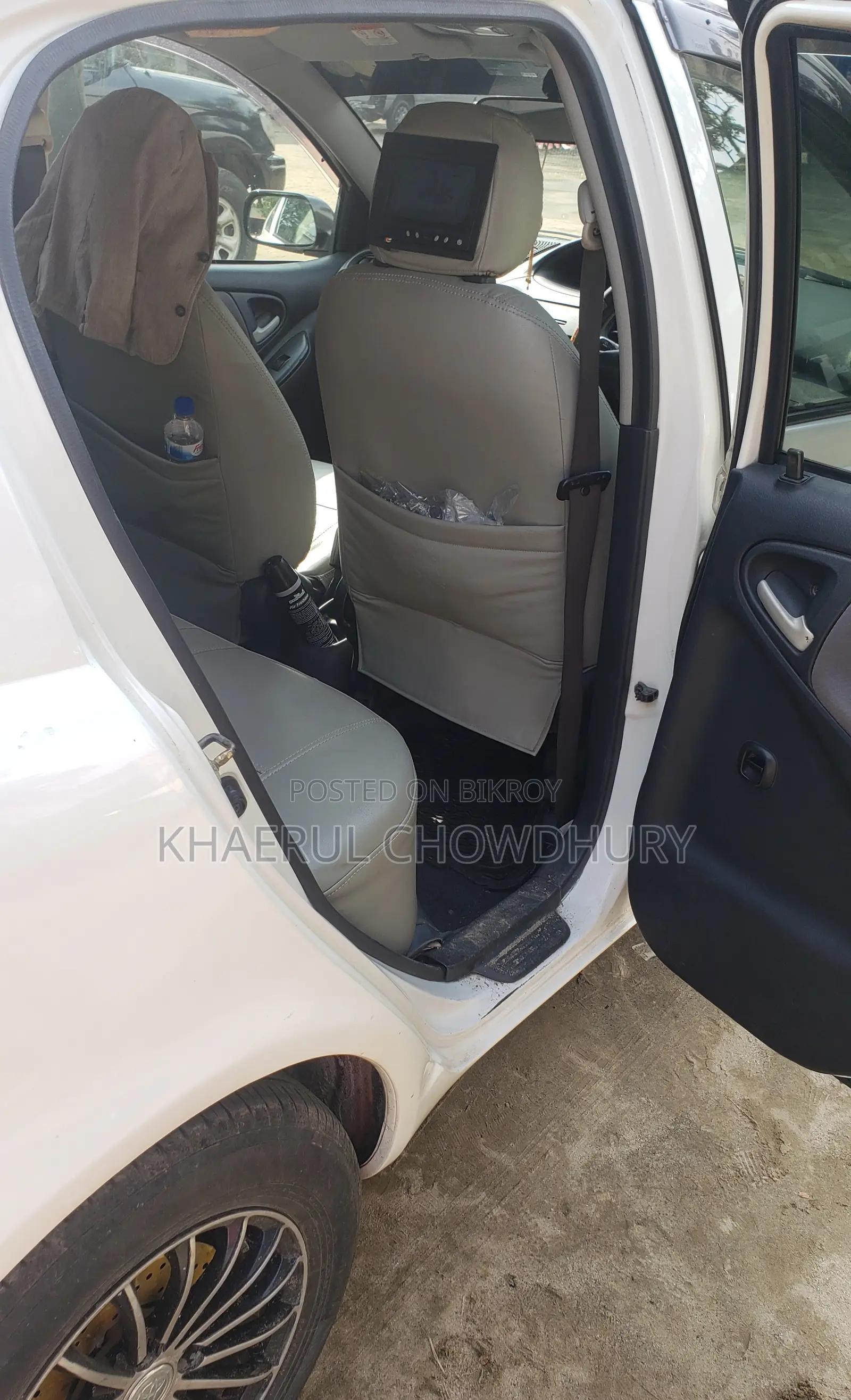 Toyota Vitz . 2004