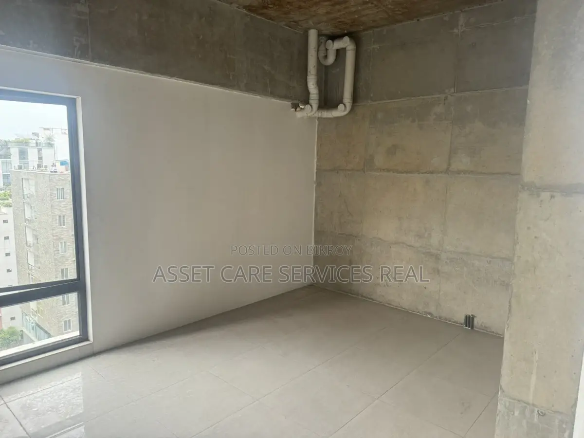 Brand new Commercial space Rent in Banani Road 11