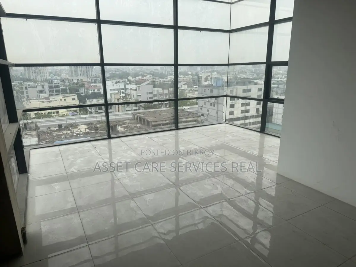 Brand new Commercial space Rent in Banani Road 11