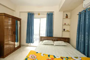 বসুন্ধরায় ভাড়ার জন্য ফার্নিশড ২ বেডরুমের অ্যাপার্টমেন্ট