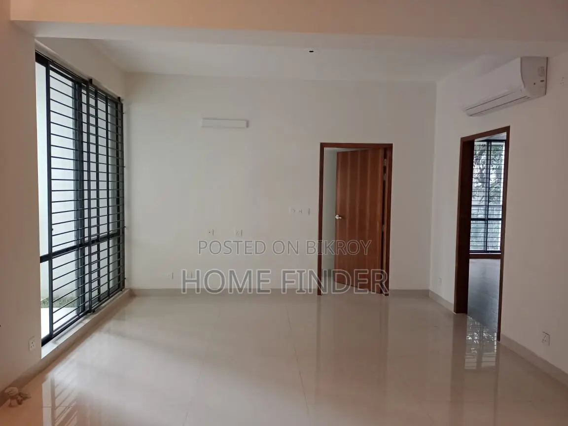 2100 Sqft Brand New Apartment Rent