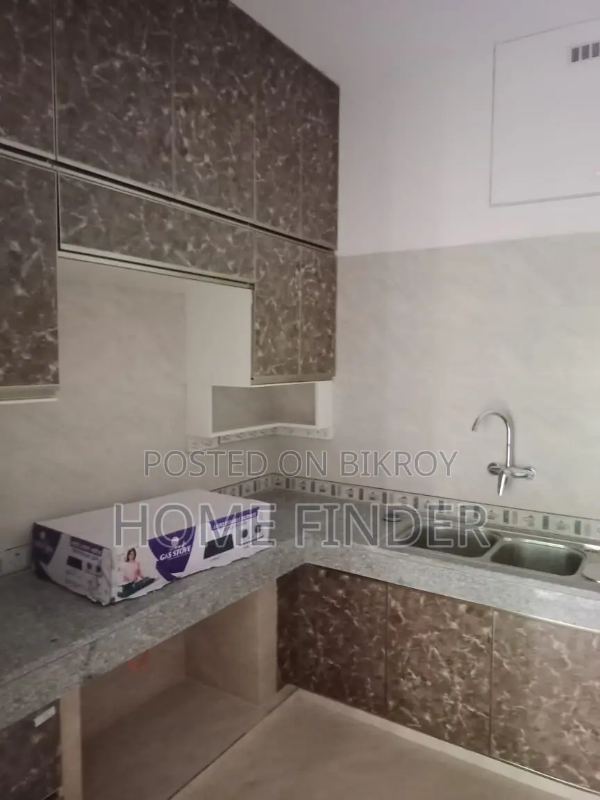 2100 Sqft Brand New Apartment Rent