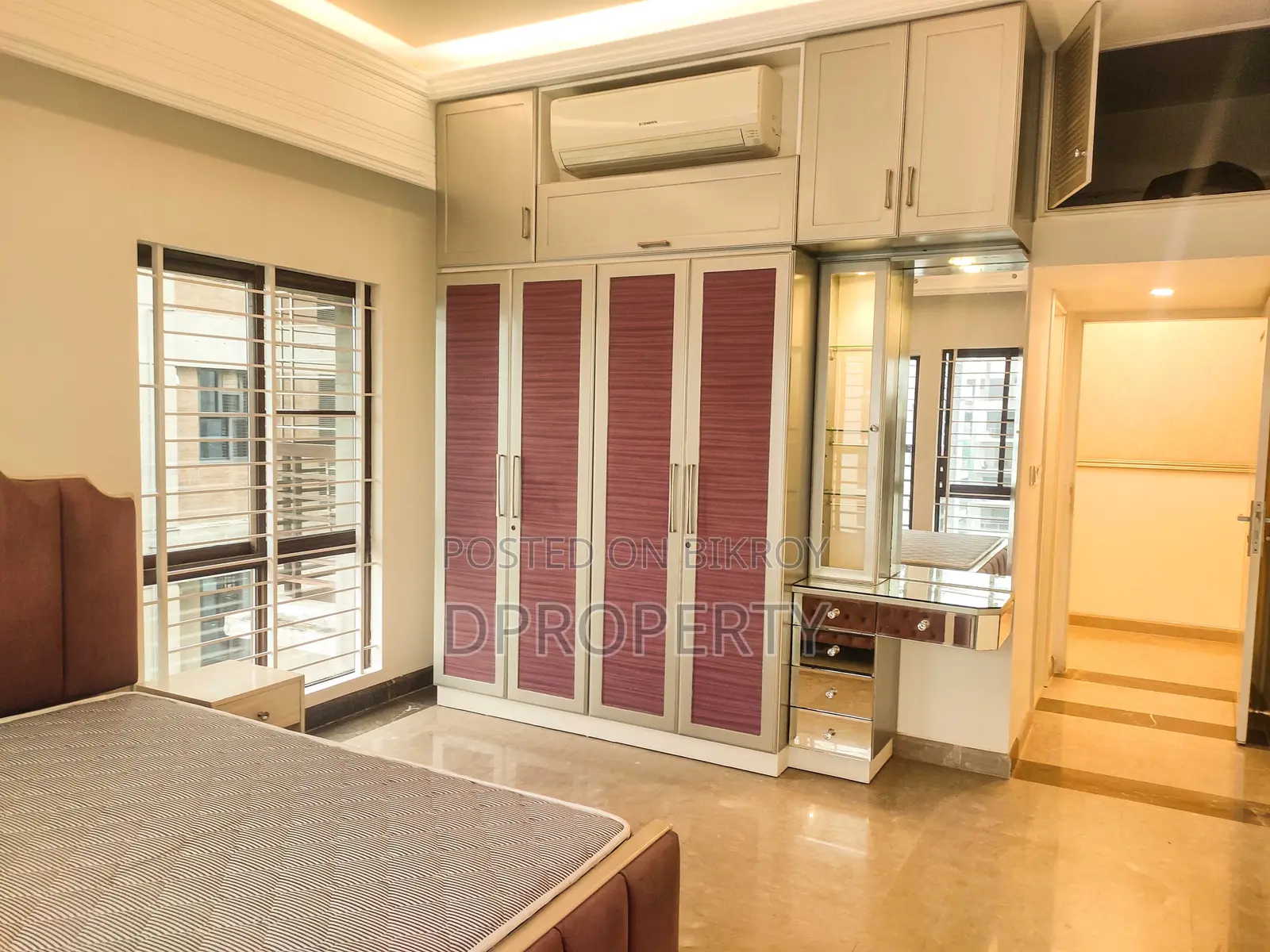 4500 SFT Luxurious Full Furnished South face Apartment Rent at 10 floor