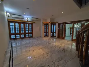 বারিধারায় ৭০০০ বর্গফুটের ৫ বেডরুমের বিশাল ডুপ্লেক্স লাক্সারি অ্যাপার্টমেন্ট ভাড়া
