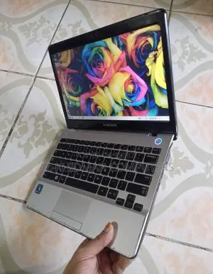 Samsung Mini Laptop, 500GB Hard Disk, কুরিয়ারেও দেয়া হয়।