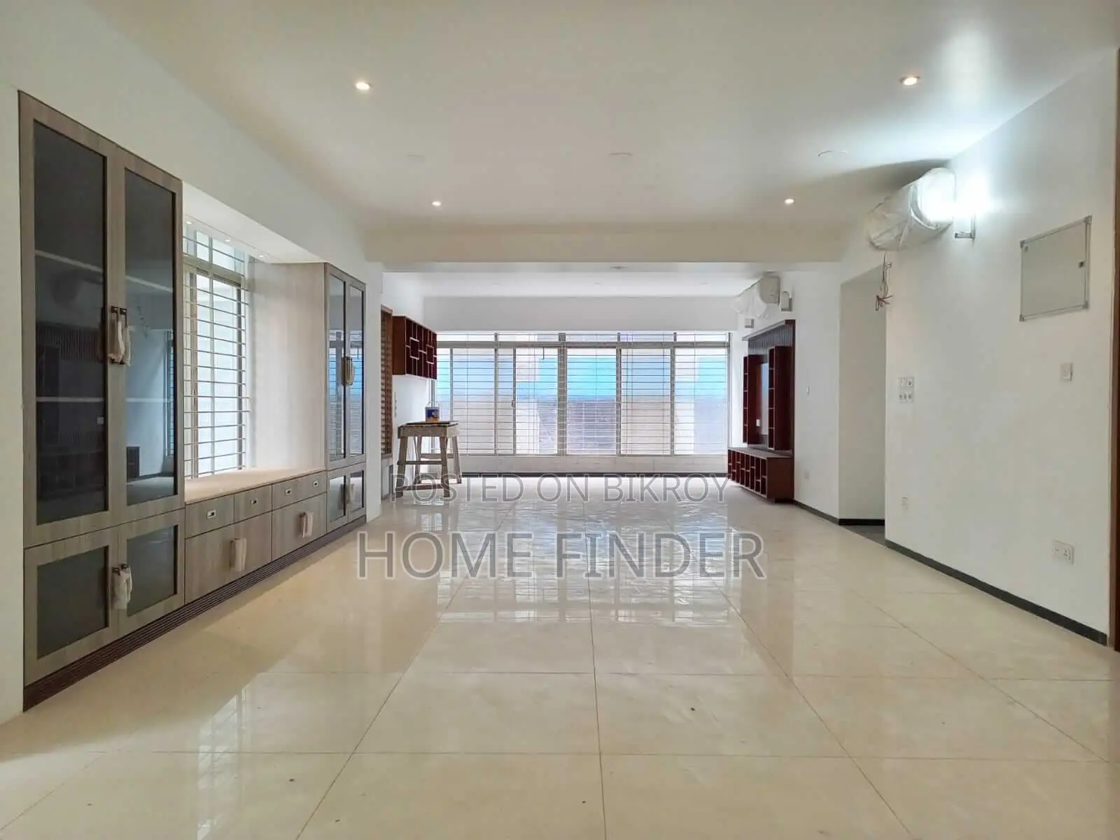 A Nice And Comfortable Apartment Of 3560 Sq Ft Is Up For Rent In Gulshan