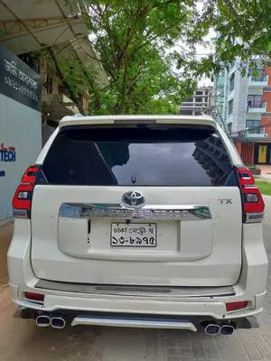 Land Cruiser Prado For Rent