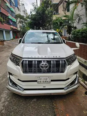 Land Cruiser Prado For Rent