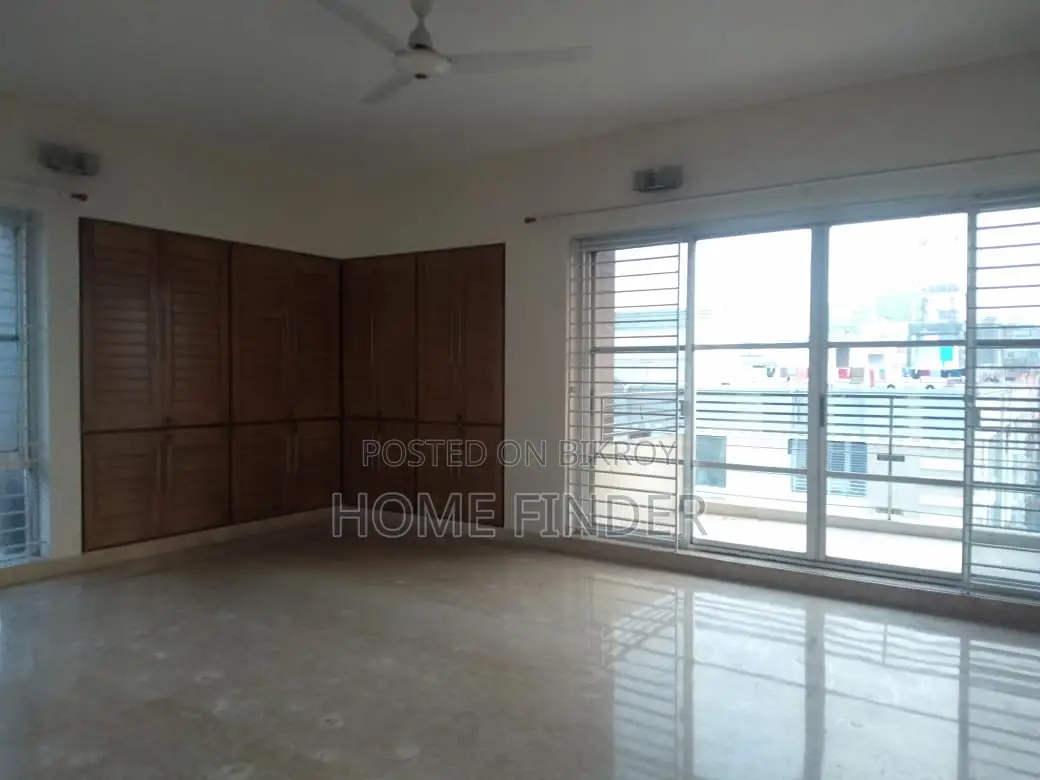 Semi Furnished 4bed 4250 Sqft Apt: For Rent @ Gulshan 2