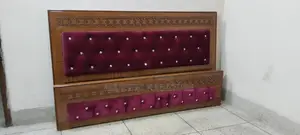 NEW BED CANADIAN OAK VENEER. M # 3351